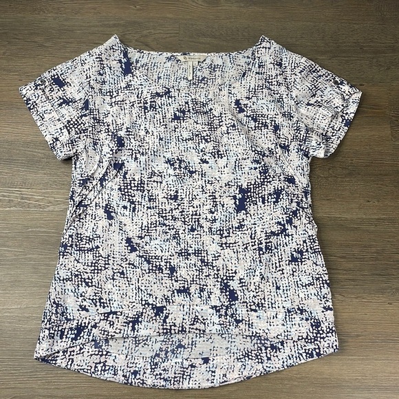 BCBGeneration Women’s Blue White Pink Geometric Short Sleeve Blouse, size Medium - Picture 1 of 10